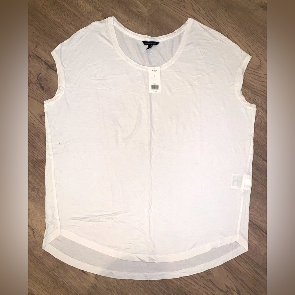 NWT Banana Republic relaxed whit tee size M